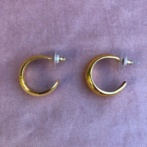 Kenneth Jay Lane gold-plated hoop earrings - Picture 2 of 4